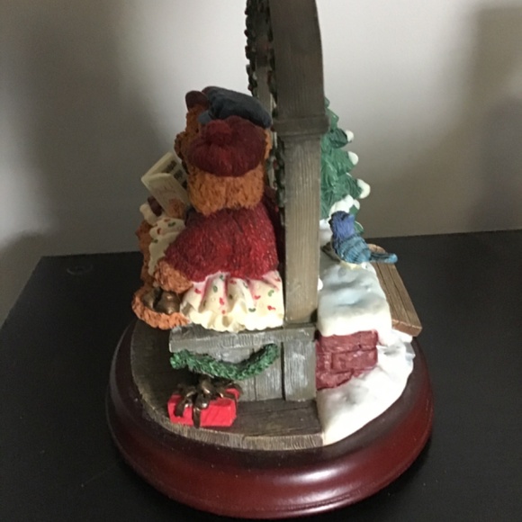 Berry Bears The Carolers  Music Box plays Oh Little Town of Bethlehem - Picture 4 of 7